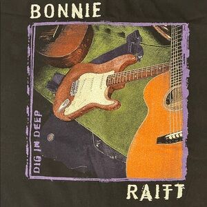 Bonnie Raitt graphic T-Shirt